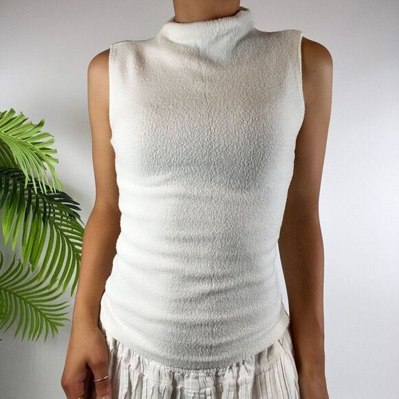 Women's Vintage White Classy Cottage Short Sleeve Knit Turtleneck Top / Small - Picture 3 of 5